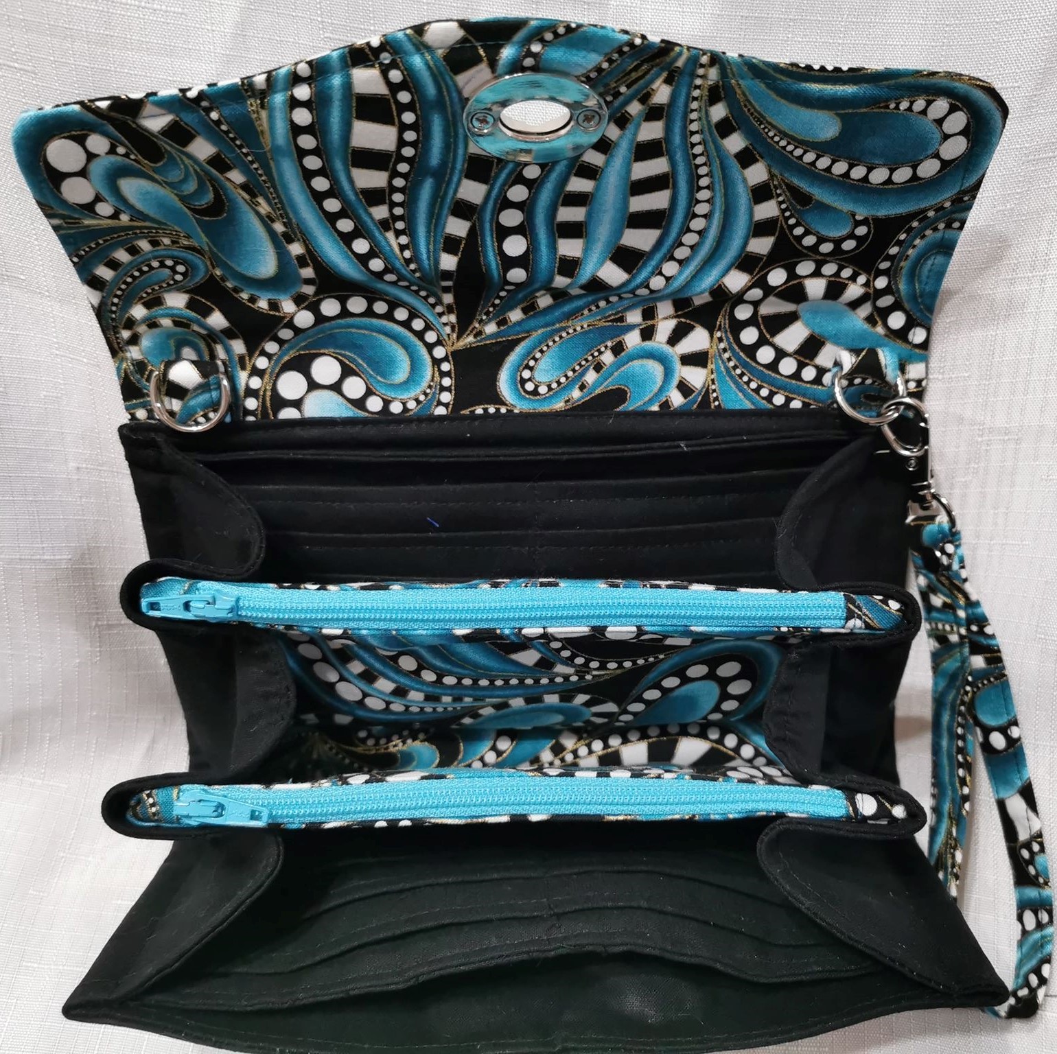 Teal Swirl in black inside
